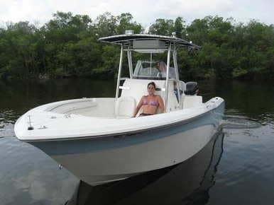 26’ Sea Fox Center Console