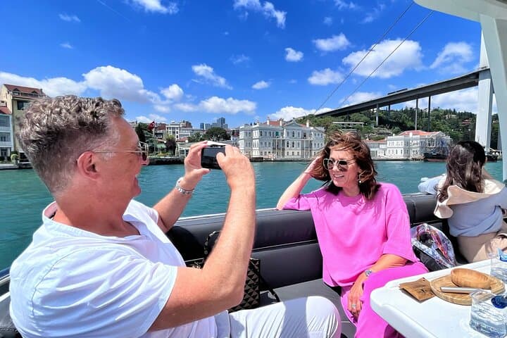 Bosphorus Yacht Cruise Experience: Visit the Asian Side