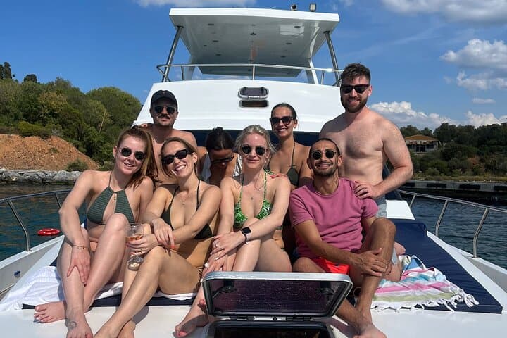 Private Bosphorus Yacht Voyage with Wine, Snacks & Music