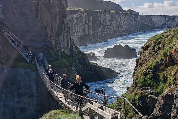Belfast, Giants Causeway, Dunluce Castle and Rope Bridge 