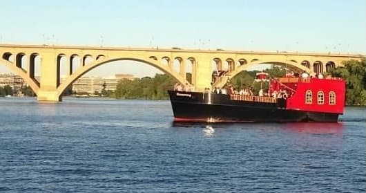 Boomerang Pirate Ship Cruise